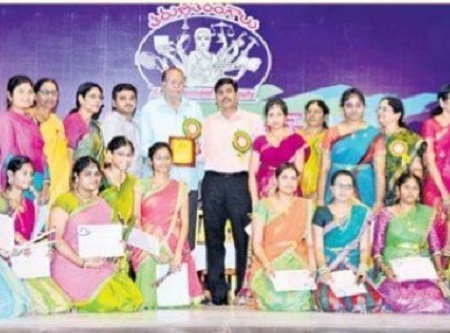 ఐక్యంగా ఉద్యమించండి