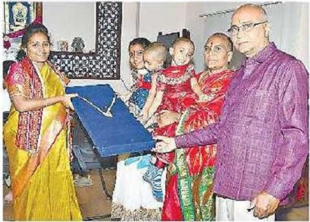 దుర్గమ్మ కు బంగారు హారం