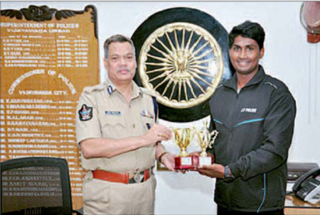 గోవా ఈత పోటీల్లో పతకాలు