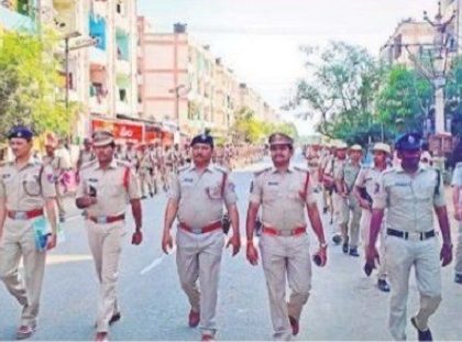 ఓటర్లను భయాందోళనకు గురిచేస్తే చర్యలు