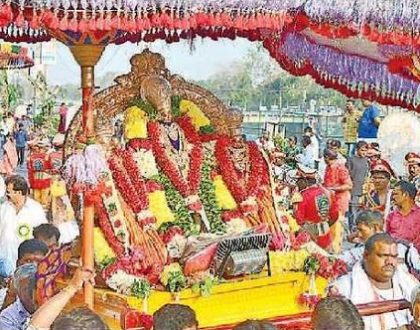 నయనానందకరం... ఆది దంపతుల రధోత్సవం
