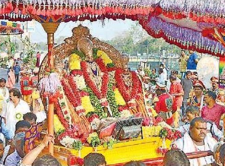 నయనానందకరం... ఆది దంపతుల రధోత్సవం