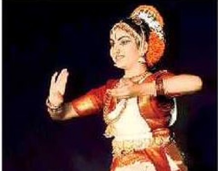 మైమరపించిన కూచిపూడి నర్తనం