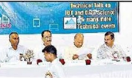 సాంకేతిక రంగాల్లో రాణించాలి