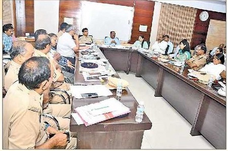 ప్రచారంలో ఎన్నికల నియమావళి ఉల్లంఘించొద్దు