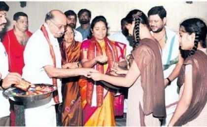 అమ్మవారి సన్నిధిలో సరస్వతీ హోమం