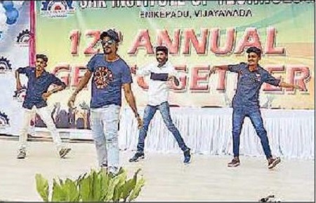 సాంకేతిక విధానంలో విద్యాబోధన