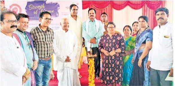 చిత్రకళలో మహిళల ప్రతిభ భేష్