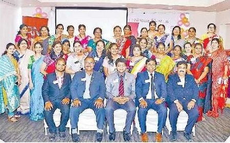 పారిశ్రామికవేత్తలుగా రాణించాలి