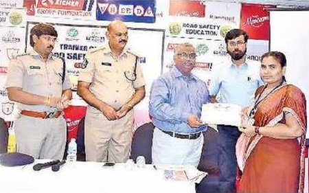 రోడ్డు భద్రతపై ఉపాధ్యాయులకు శిక్షణ