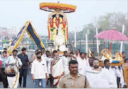 వైభవంగా స్వామివార్ల నగరోత్సవం