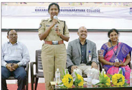 మహిళా సాధికారతతోనే సమాజ అభ్యున్నతి