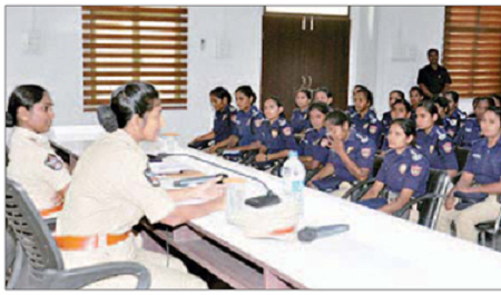మహిళలకు మీరే అండ