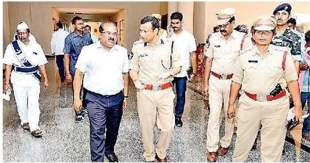 భద్రంగా  ఈవీఎంలు