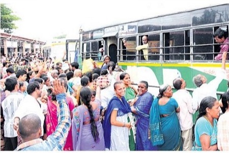 ఓటేసి తిరిగి వెళుతున్న సెటిలర్స్