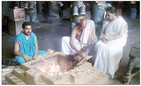 స్వామికి ప్రత్యేక హోమాలు