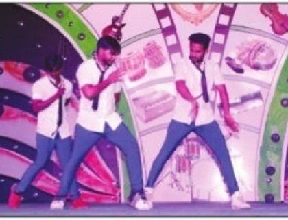 ఉర్రూతలూగించిన వెస్ట్రన్ నృత్యాలు