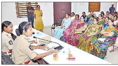 నేరాల నియంత్రణలో భాగస్వాములు కావాలి