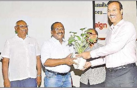 ప్రజాస్వామ్య వ్యవస్థలో యువతే కీలకం