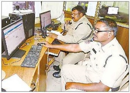 ప్రాణాలు నిలబెడుతున్నారు..!