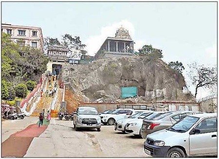 మల్లేశ్వరాలయ పనులు వేగవంతం