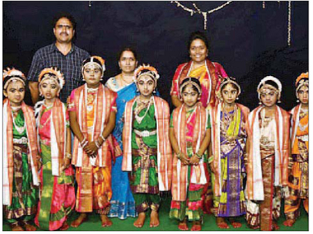 వైభవంగా స్వామికి పవళింపు సేవ