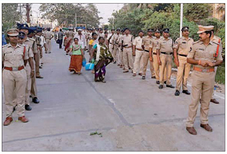 ఎన్నికలపై ప్రజావగాహనకు పోలీసుల కవాతు