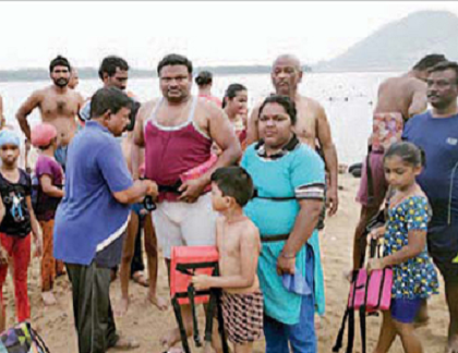 జలకాలాటల్లో కేరింతలు, తుళ్లింతలు
