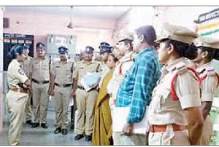 చోరీలను అరికట్టాలి