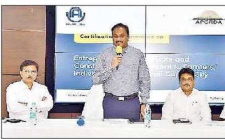 రైతులను వ్యాపారవేత్తలుగా తీర్చిదిద్దడమే లక్ష్యం
