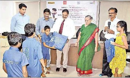 కళలపై దృష్టి పెట్టండి