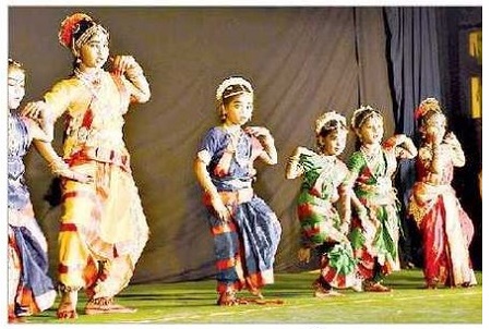మైమరపించిన నాట్య సౌరభాలు