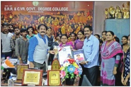 మూడున్నర గంటల్లో శ్యామశ్రీ గీతాపఠనం