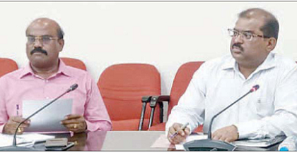 పశుగ్రాసం, నీటి తొట్టెల ఏర్పాట్లపై ప్రత్యేక దృష్టి సారించాలి