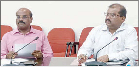 పశుగ్రాసం, నీటి తొట్టెల ఏర్పాట్లపై ప్రత్యేక దృష్టి సారించాలి