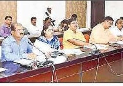 షాప్పింగ్ మాల్స్, రైస్ మిల్ లో శక్తీ టీమ్ అవగాహన సదస్సు లు
