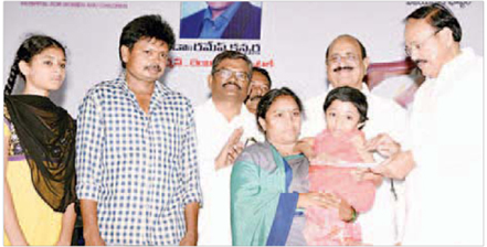 ఉత్తమ మార్కుల సాధనకు అంగవైకల్యం అడ్డుకాదు