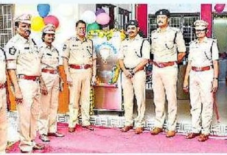 పోలీసుశాఖ ఆధ్వర్యంలో వాటర్ కూలర్లు ప్రారంభం