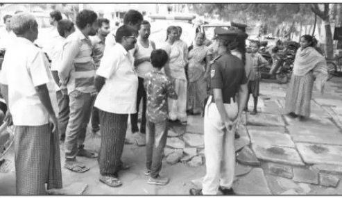 మహిళలను వేధిస్తే కఠిన చర్యలు