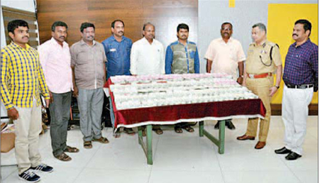 అనధికారిక నగదు పట్టివేత రూ.కోటికిపైగా స్వాధీనం