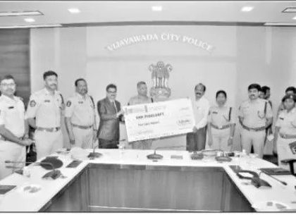 పోలీస్‌‌‌‌‌‌లకు సిండికేట్ బ్యాంక్ రూ.2 లక్షల విరాళం