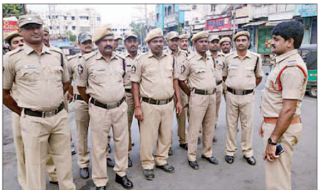 పంజా సెంటర్ లో ప్రత్యక పోలీసు పహరా