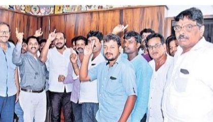 పశ్చిమ మళ్లీ  వైసీపీకే