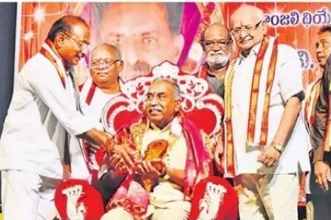 నవ్వులు పూయించిన నాటికలు