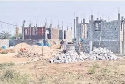 ఇళ్ళ నిర్మాణం చకచకా .!