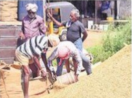 రైతుల చేతికి ముందే కూపన్లు