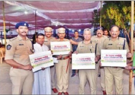 తిరునాళ్లలో పిల్లలు జాగ్రత్త : సీపీ