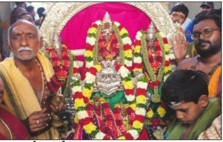 కన్నుల పండువగా.. అమరేశ్వరుని రథోత్సవం