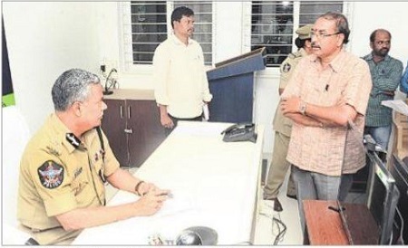 సైబర్ నేరాలపై అప్రమత్తంగా ఉండాలి