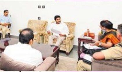 ఎక్కడి వారక్కడే